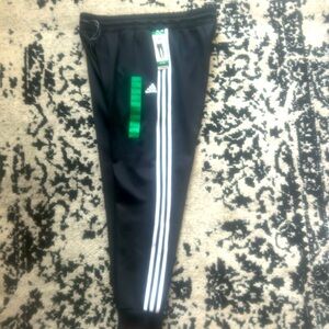 Adidas Women XL , can fit MEN L